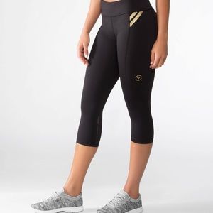 Virus compression crop pants